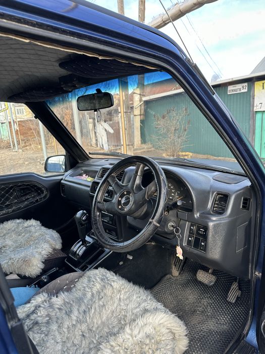 Машина Suzuki Escudo