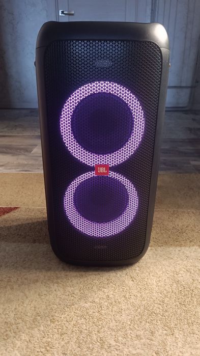 Продам JBL party box 100.