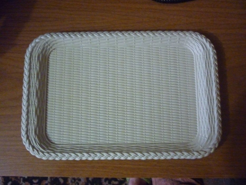 Продам поднос производства " Совпластитал"