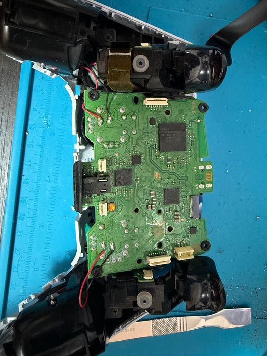 Reparație Stick Drift Controllere PS4 / PS5 / Xbox | București