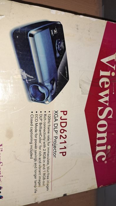 Продава се проектор с дефект