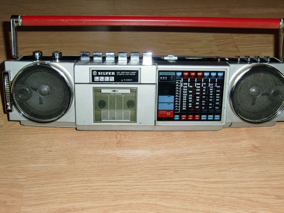 SILVER ST2200 radio cass  , vintage
