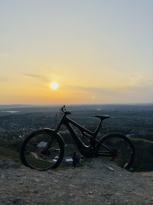 Se vinde e-bike Pivot Shuttle Race Am 2018
