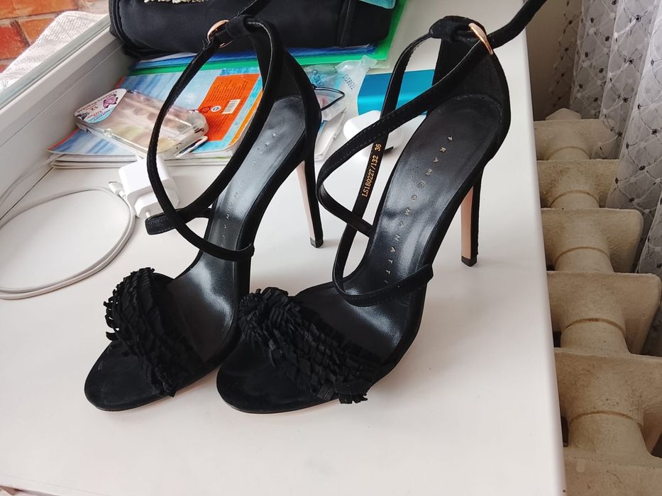 Сапоги женские весенние продам