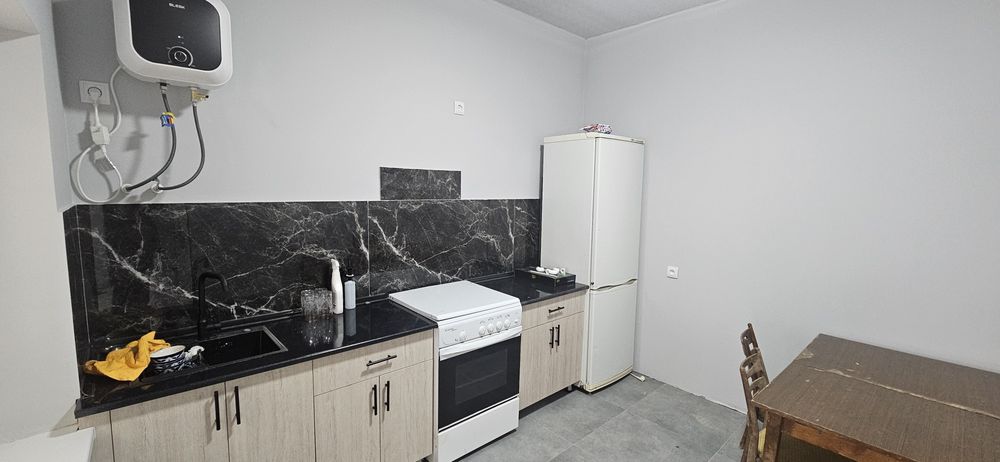 Катта сувни буйида дала ховли ва мини ферма сотилади.