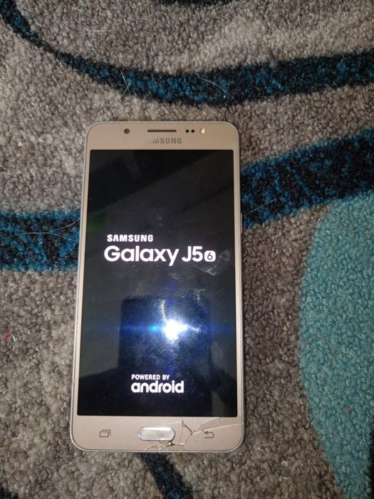 Продам рабочий телефон Самсунг