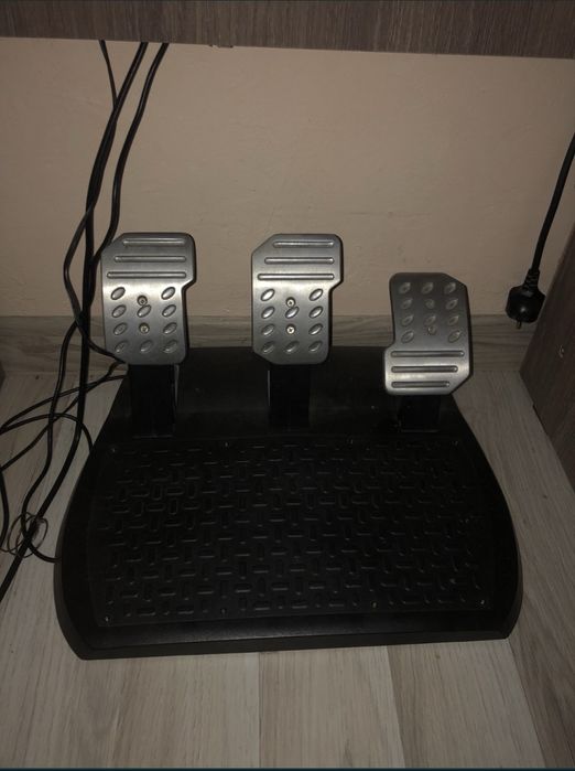 Volan gaming thrustmaster RGT force feedback Pro