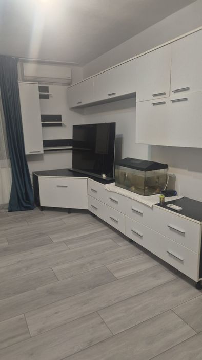 Inchiriez apartament langa liceu