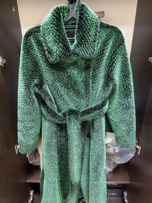 Шуба красивая и теплая