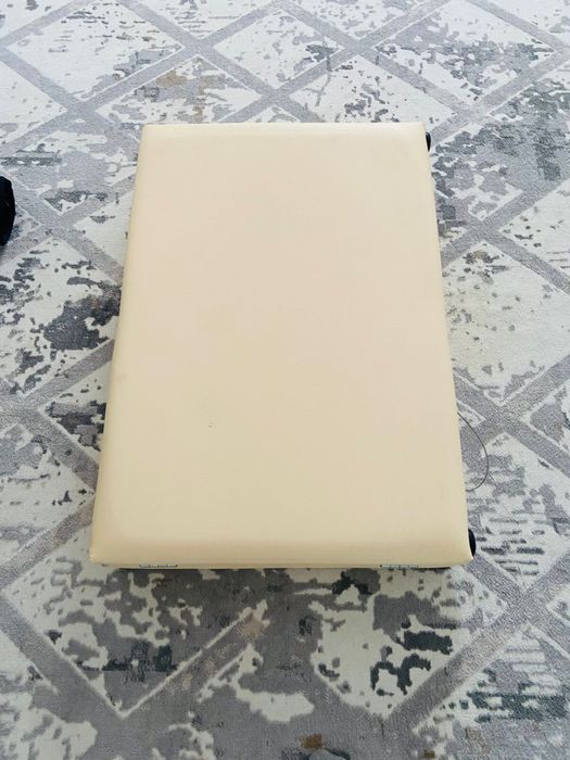 Кушетка для массажа / косметологии