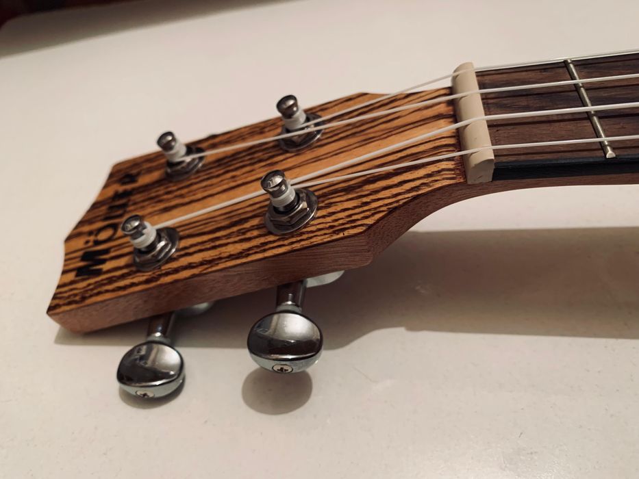 Укулеле новый с чехолом