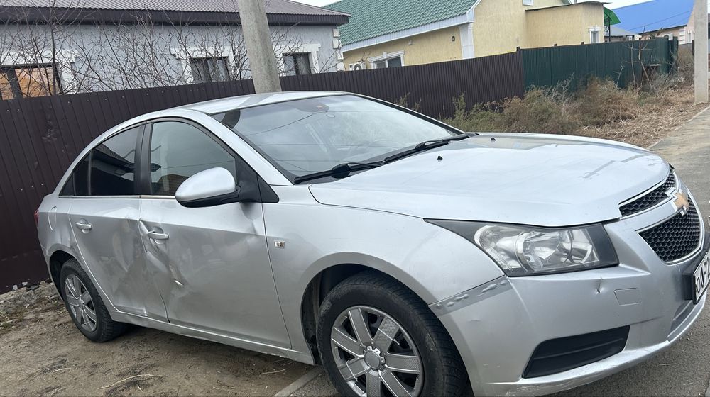 Шевроле круз 2010 год