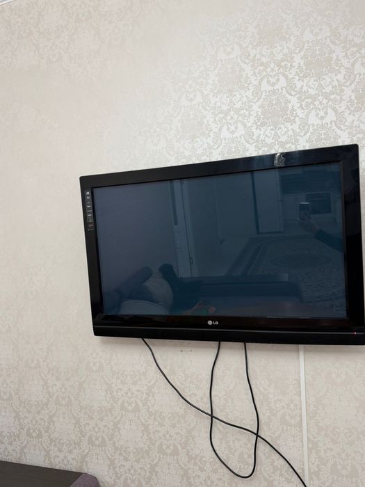 Стирка , диван , телевизор , спальня