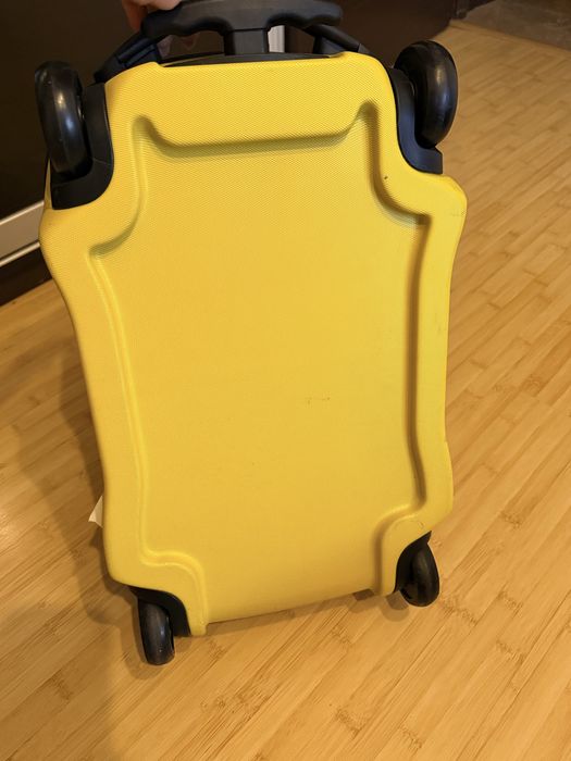 Troler valiza masina