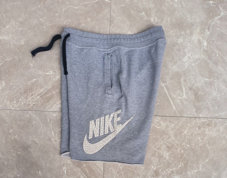 Nike размер M Къси панталони