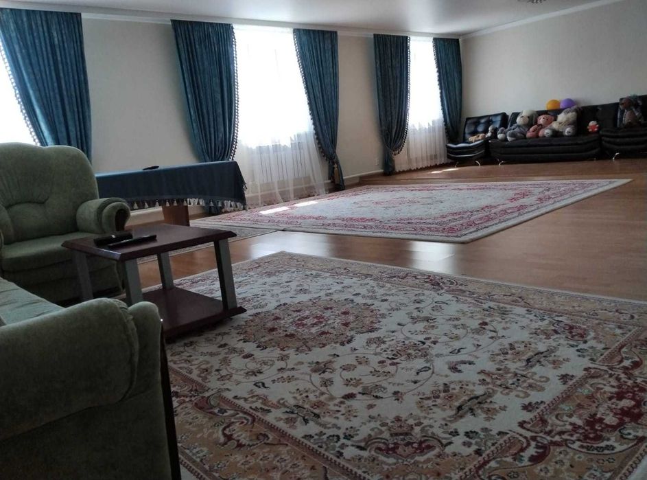 Дом в Зарченом-1 по Тополиной из 5ти комн 170 кв.м двор 8 соток