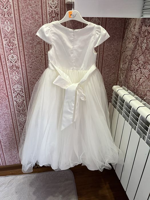 Продается платиье для девочки 5-7 лет