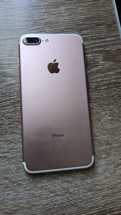 Продам IPhone 7 plus