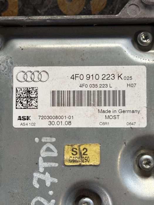 Audi a6 c6 4f Усилвател