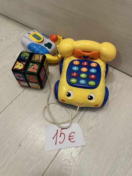 Продавам контейнер с детски играчки