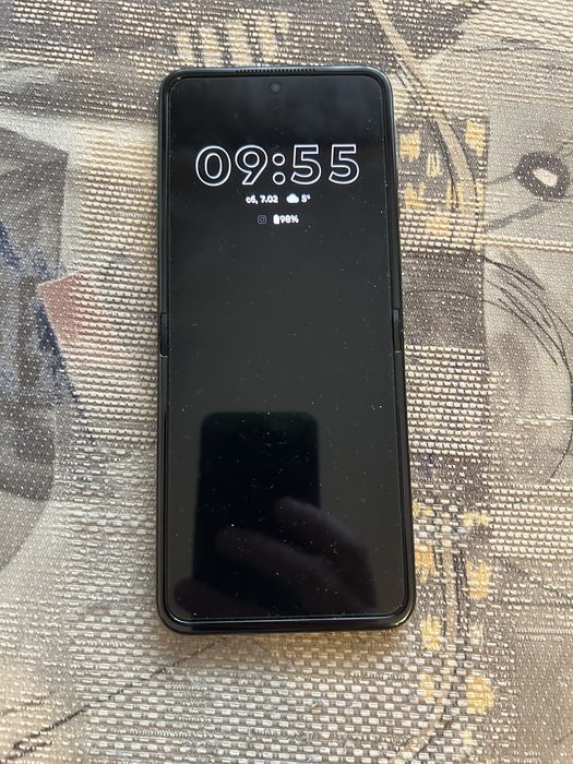 Motorola50 ultra razr