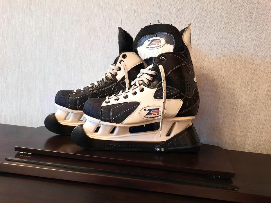 Коньки мужские ТМ sport в отличном состоянии размер 44. Продам