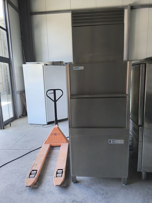 Winterhalter GS 640 със сушени .За тави и едър кухненски инвентар.