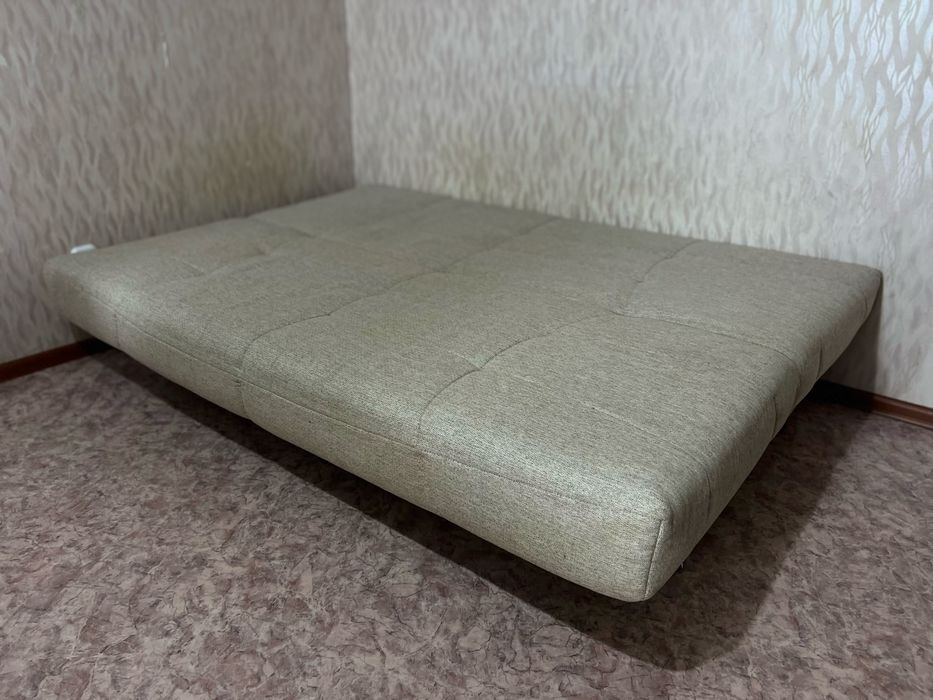 Продам диван 140*200