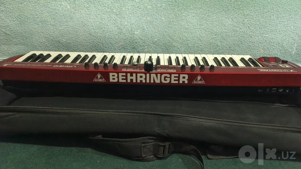 Миди клавиш Behringer Ufx610
