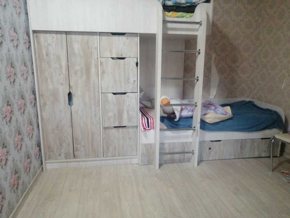 Продаёться двух ярустная кровать