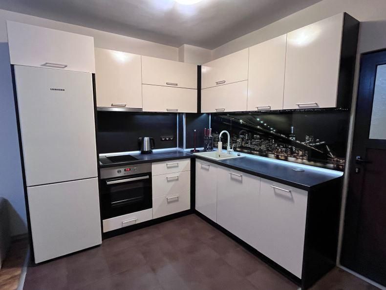 Дава се под наем Двустаен апартамент в Варна, Възраждане 3 - 73 кв.м за 498.27 € - Снимка #1