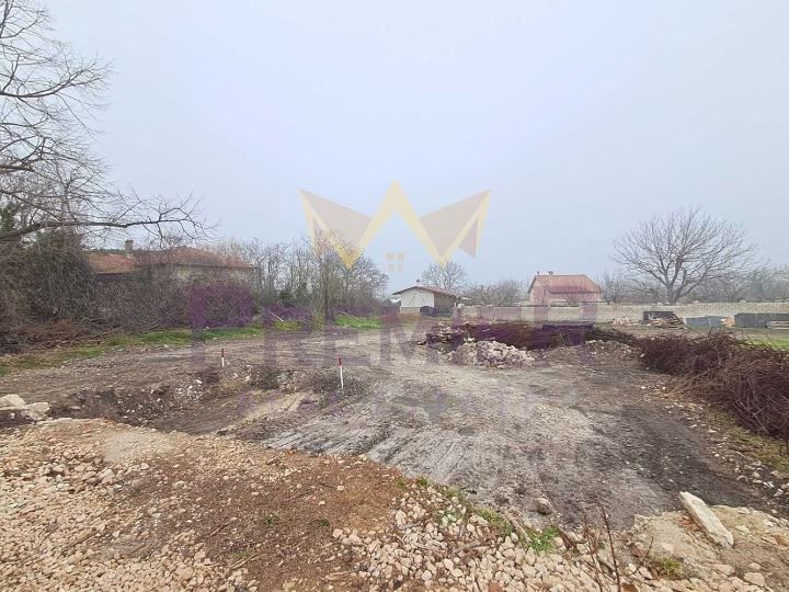 Продава се Парцел в с. Яребична, Област Варна - 936 кв.м за 67 €/кв.м - Снимка #2