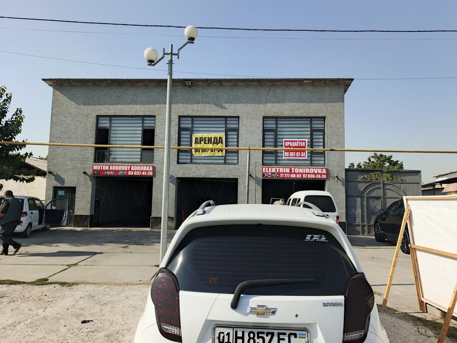 Uy sotiladi  10.5 sotix.