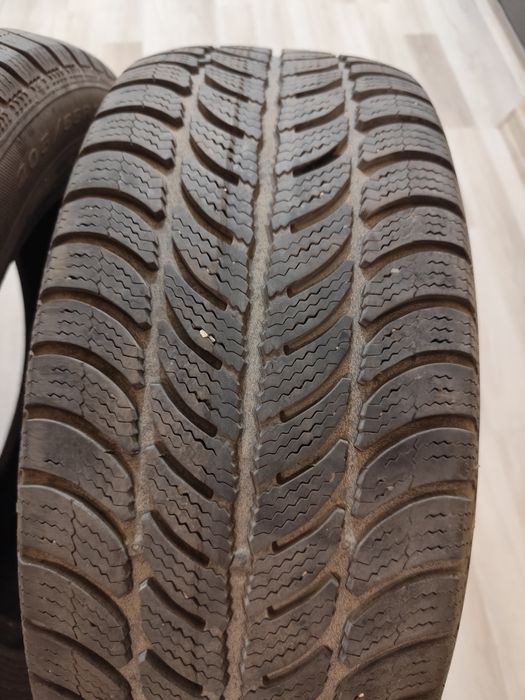 Продавам Гуми 205/55/16