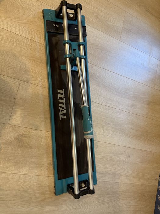 Vând TOTAL - aparat debitare gresie și faianță -660MM