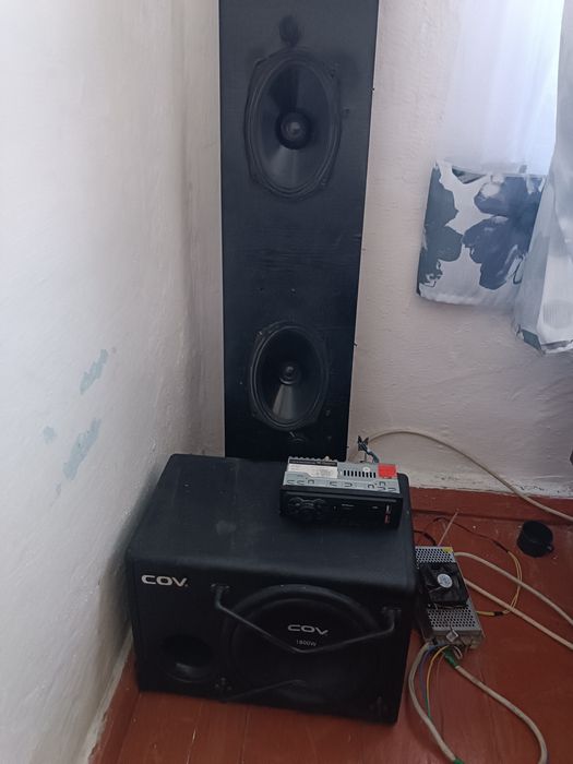 Сабвуфер, колонки, магнитола