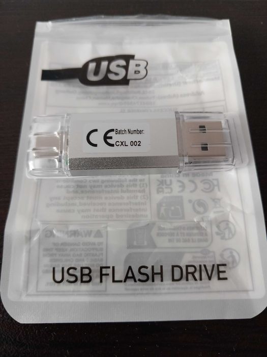 USB Flash Drive 128GB + Подарък 3 Индийски филма