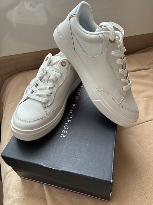 Дамски кецове Tommy Hilfiger