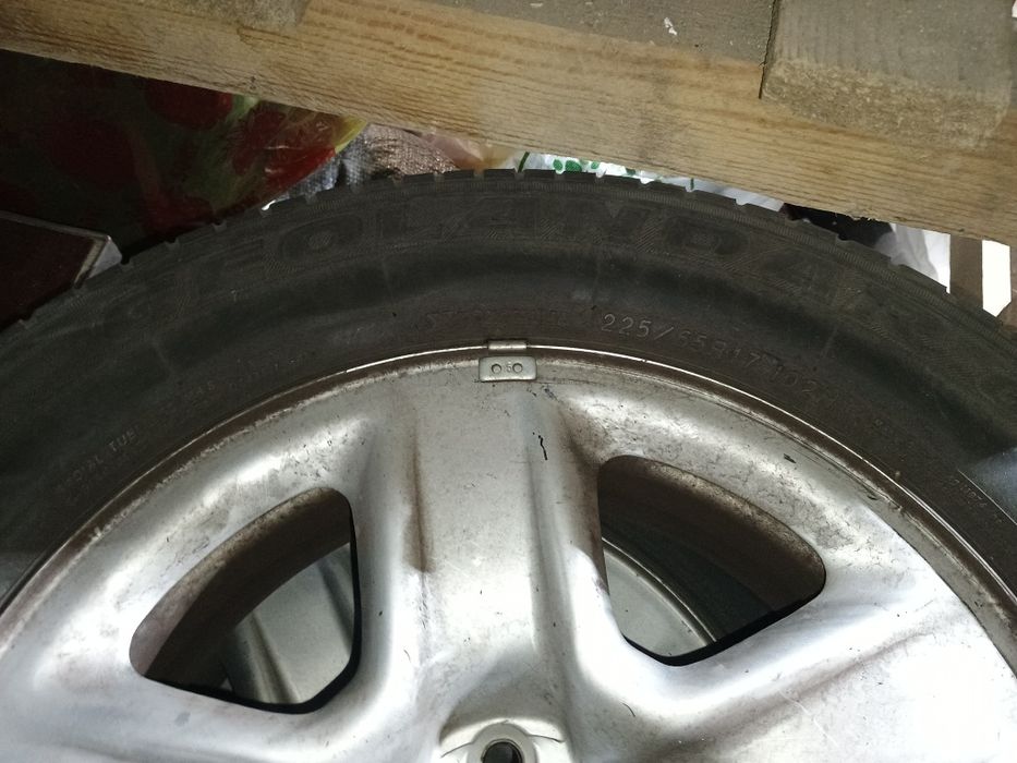 Диски с шинами Тойота Рав4.