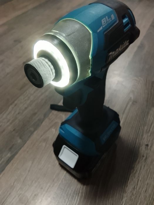 Autofiletanta Makita DTD173 cu baterie NOU