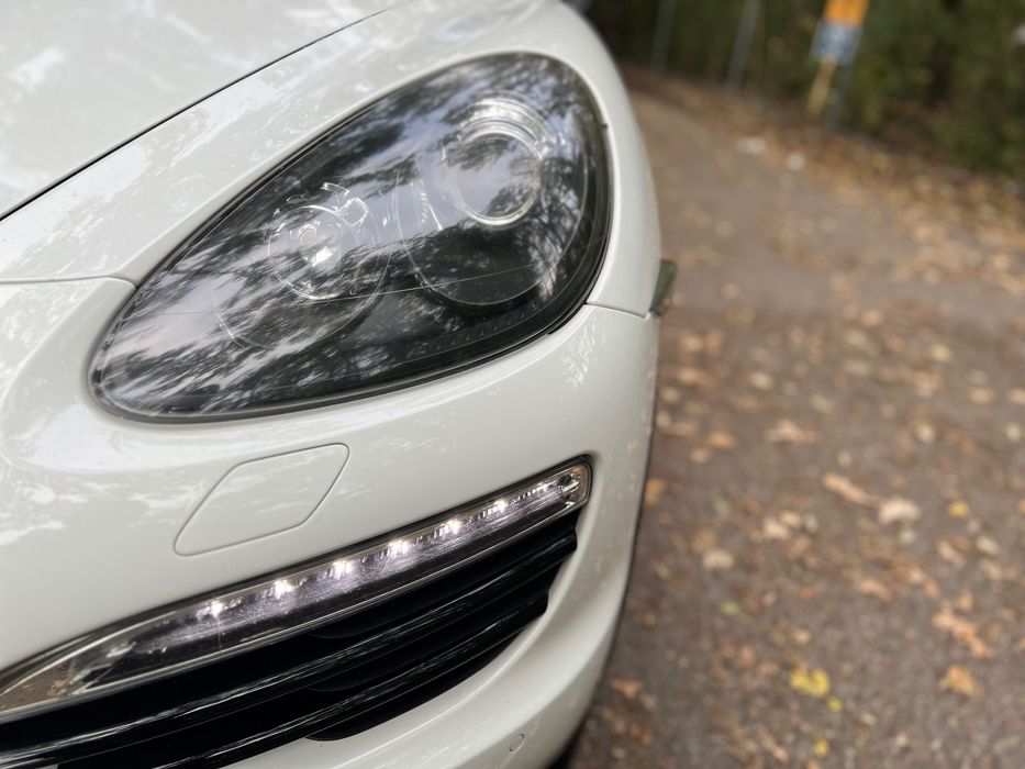 Porsche Cayenne GTS 2012 Panoramic