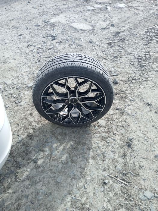 Продам Шины с дисками.