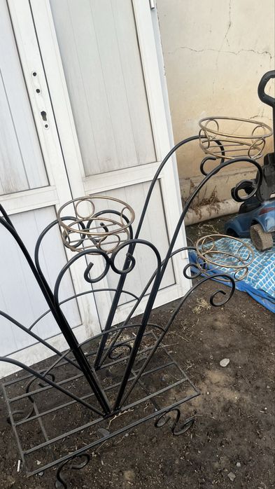 Продам подставки для цветов