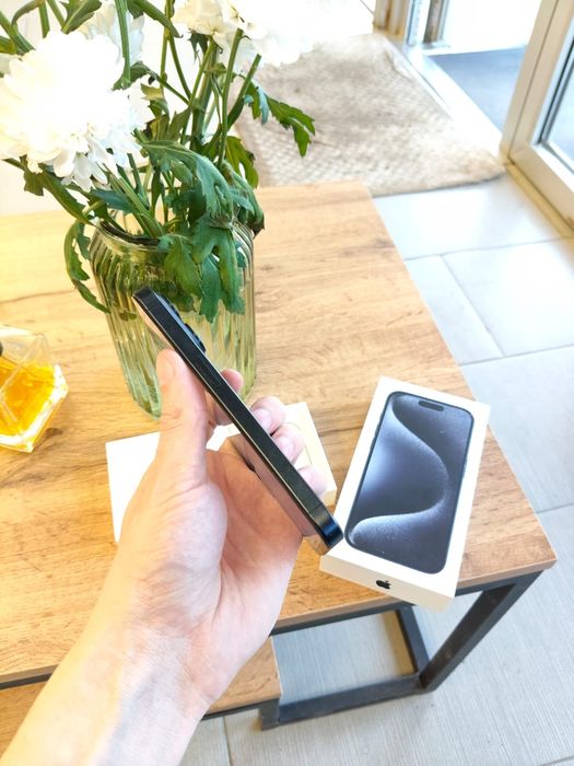 IPhone 15 Pro продам с документами