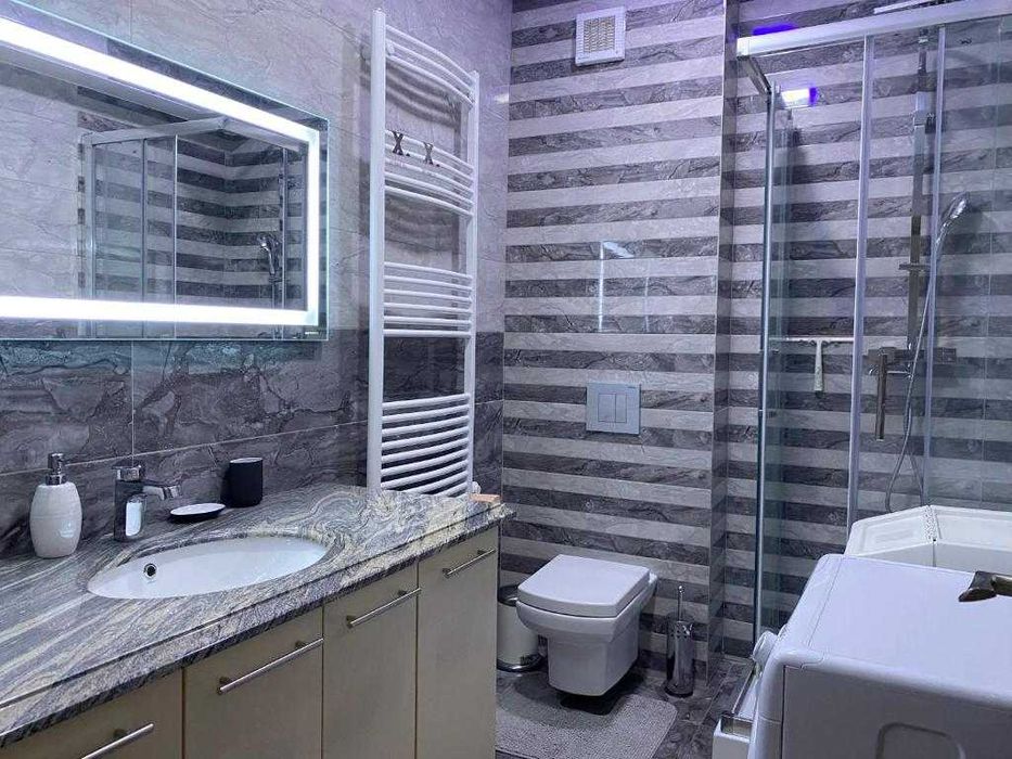 3 camere, 100m², zona Coresi, vedere munte, 2 băi, disponibil imediat