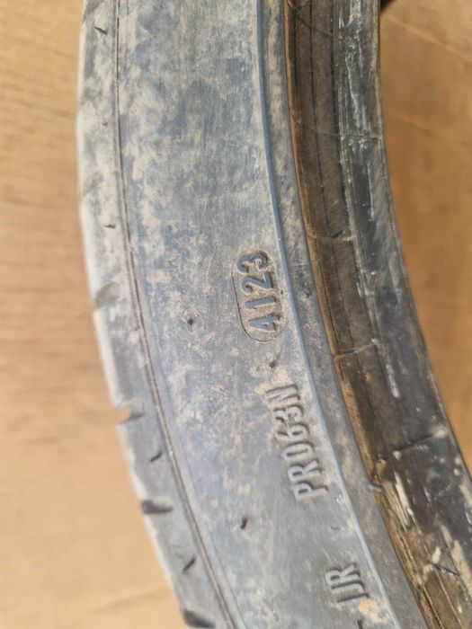 1 Pirelli R22 275/35 Лятна гума DOT4123