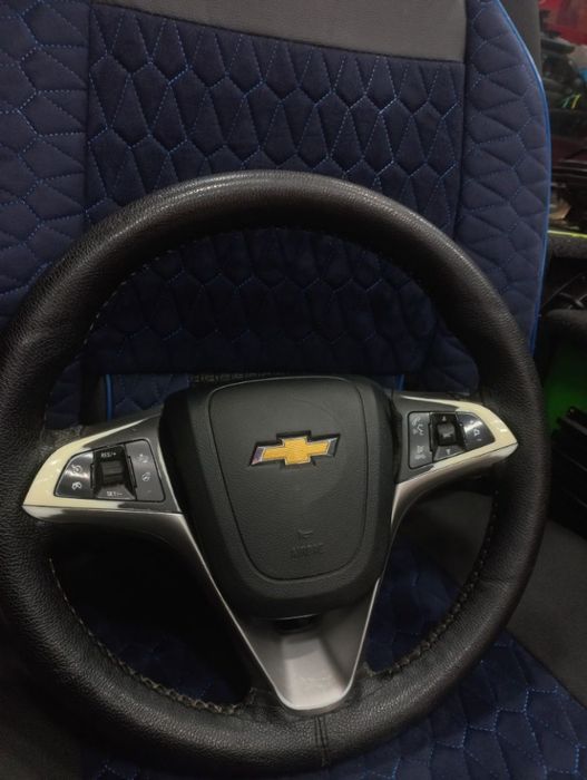 Rul srochni sotiladi.