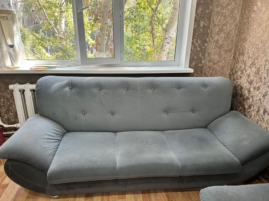 Продаю диван с креслом