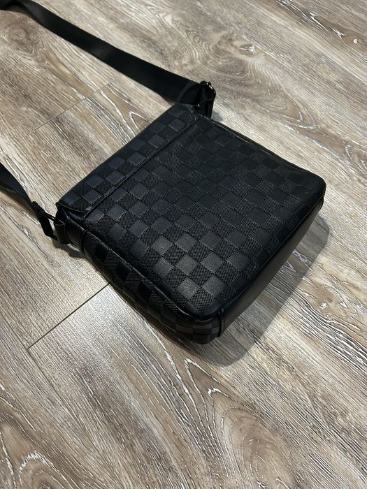 LV hand bag neagra