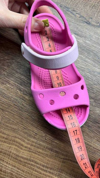 Детски сандали Crocs за момиче – електриково розово